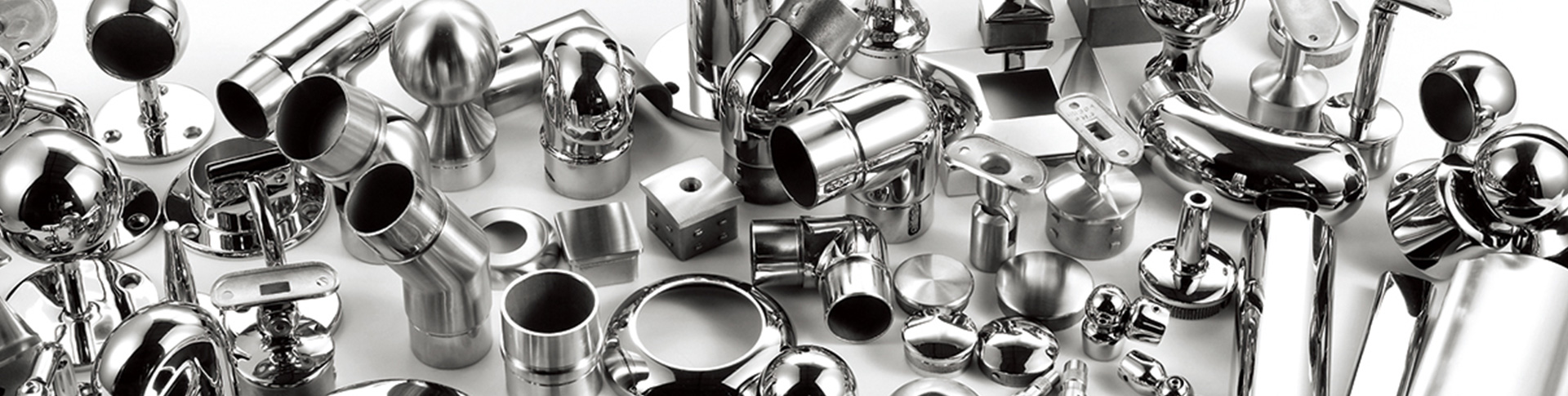 Muchos tipos diferentes de accesorios de acero inoxidable.
